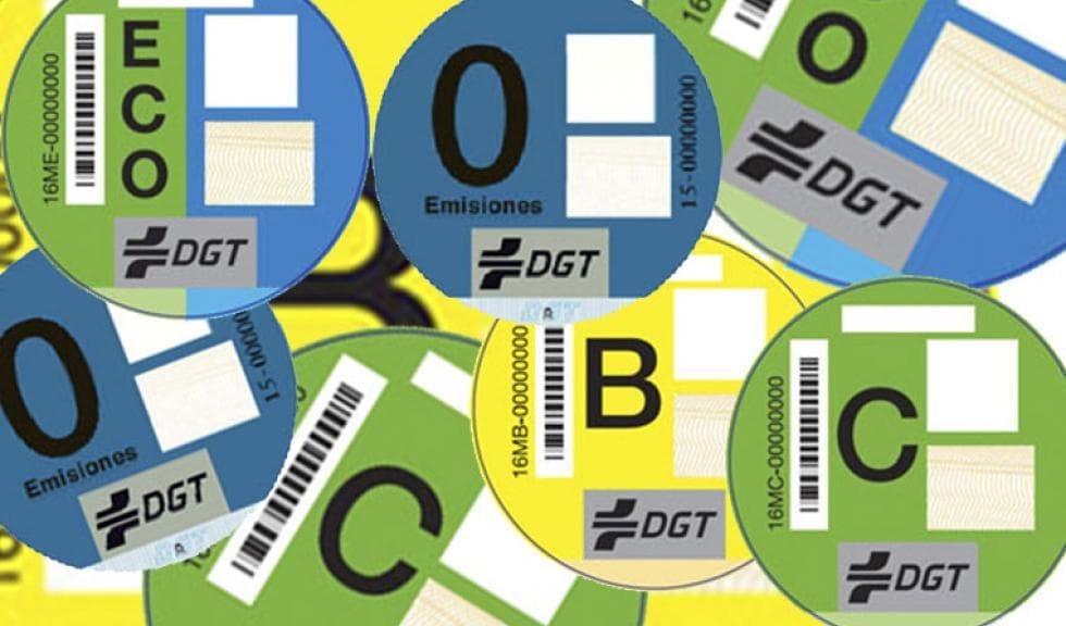 ¿En qué consiste el distintivo ambiental de la DGT y cómo te puede afectar?